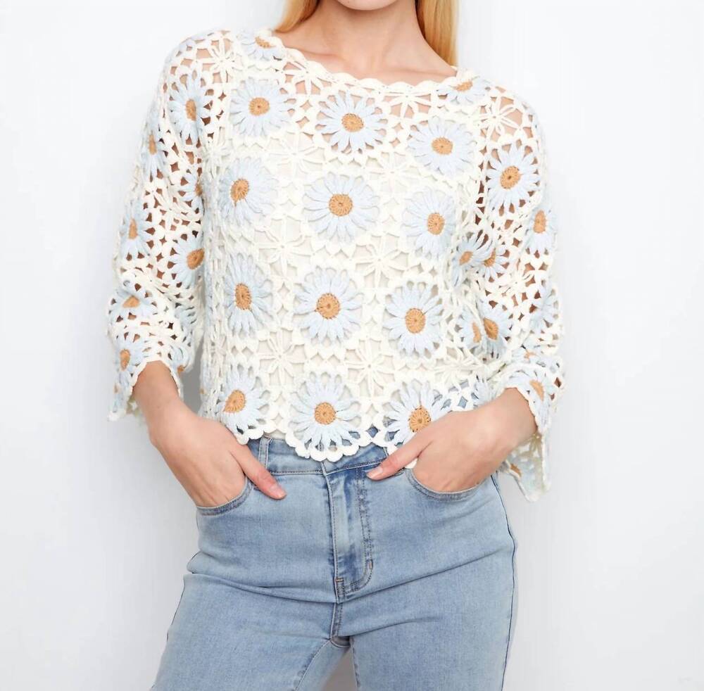 NEW CHARLIE B floral hand-crochet sweater in powder